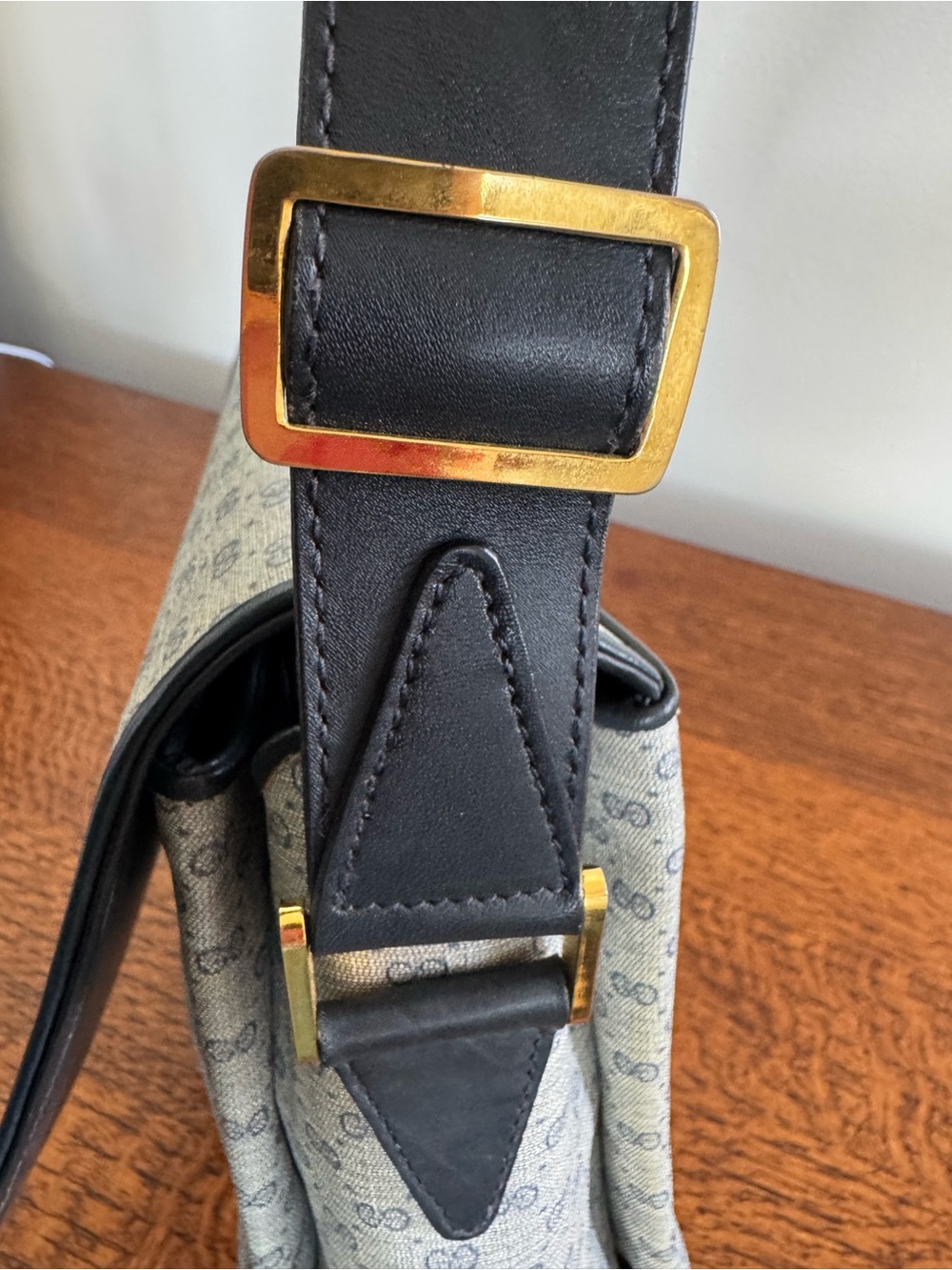 Gucci Vintage Micro GG Monogram Messenger Shoulder/Crossbody Bag with COA - Picture 8 of 14